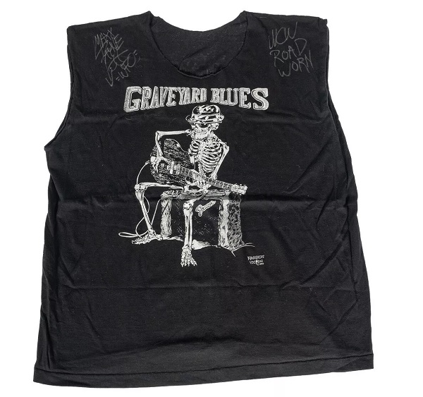 Man Mountain Rock vignette shirt