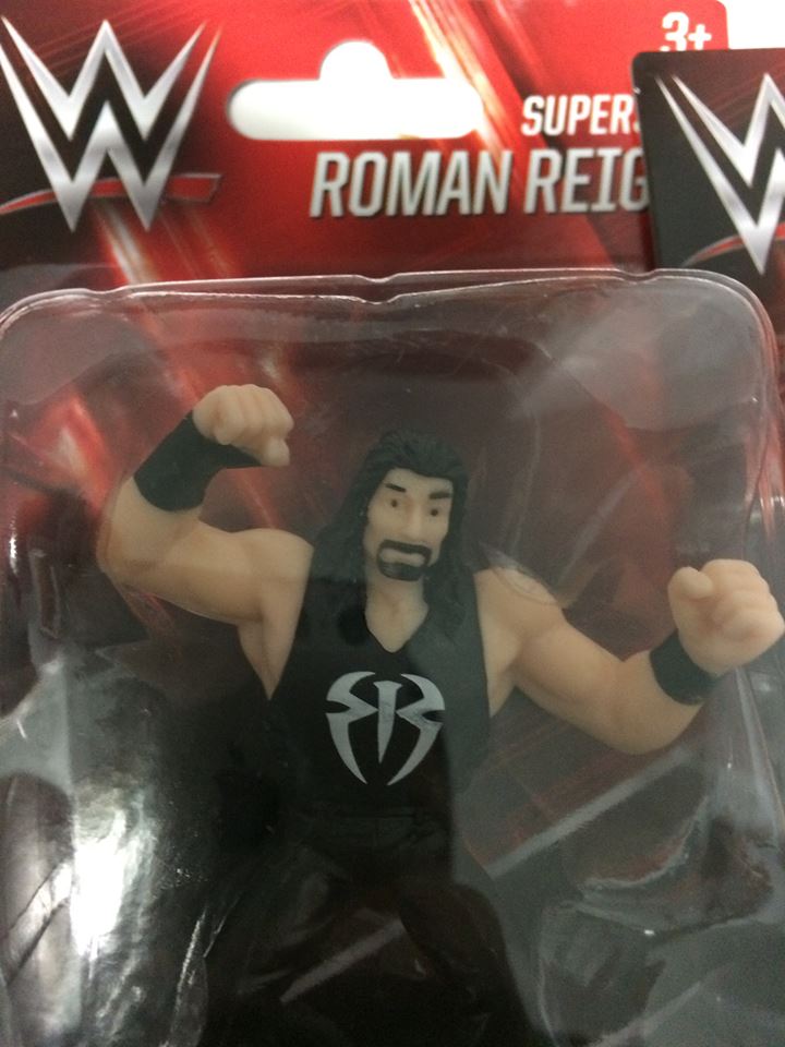 wwe-canadian-ages-3-roman-reigns-figure